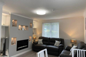 Roshinish Flat - Modern, bright 2 bedroom flat